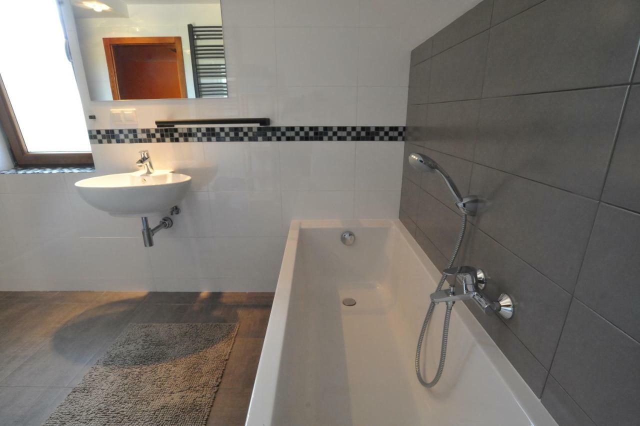 Wigwam Dom Z Basenem Na Kaszubach Villa *